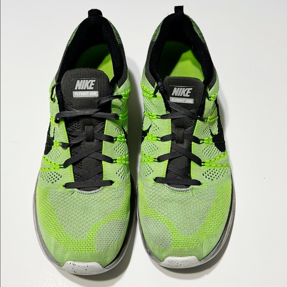 Nike Flyknit Running Shoes - Picture 2 of 6